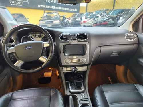 Ford Focus Hatch Ghia 2.0 16v Duratec (aut) Gasolina Autom