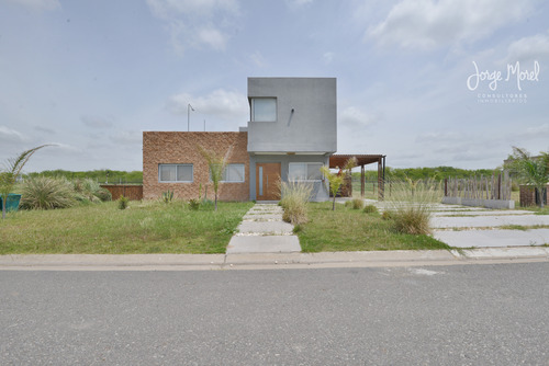 Casa Perimetral Bueno #0-100 - San Sebastian - Area 9 - 141m2 #id 2157