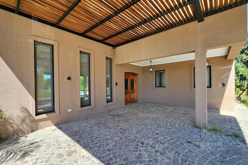 Casa En Venta 5 Ambientes Barrio Cerrado San Eduardo Pilar Del Este Con Pileta