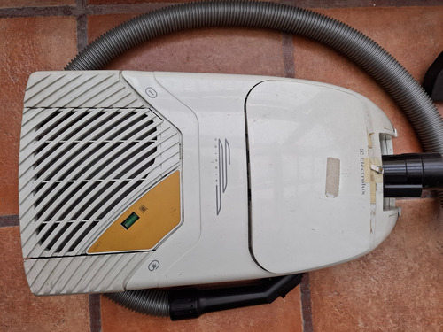 Aspiradora Electrulux Dolphin Z3820 Para Reparar Blanco (Usado)