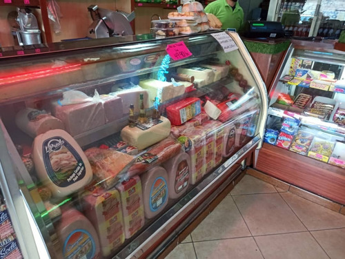 Bajo De Precio. Excelente Panadería, Ubicada Cerca Del Centro Medico Docente El Paso.