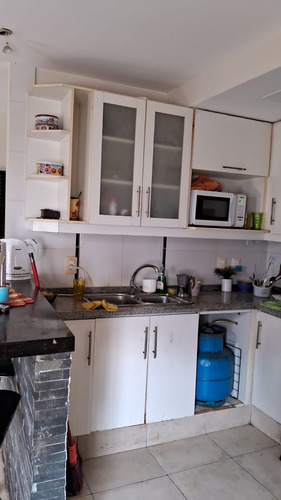 Venta Apartamento Con Renta 7% Anual 1 Dormitorio + Sótano Con Entrada Independiente En La Comercial