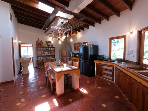 Se Vende Exclusiva Casa Campestre En El Alto Del Escobero Envigado!