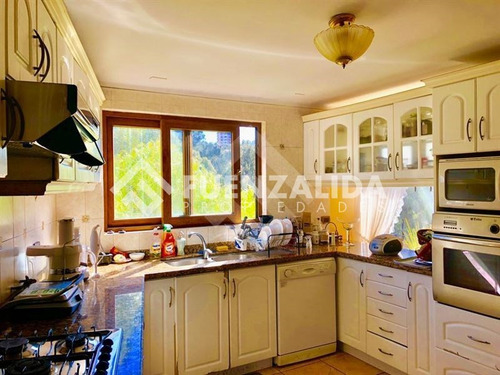 Casa En Venta De 5 Dorm. En Viña Del Mar