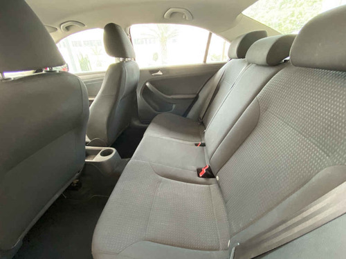 Imagen 13 de 14 de Volkswagen Jetta 2017 4p L4/2.0 Man
