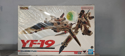 Macross Plus Yf-19 Chogokin Bandai