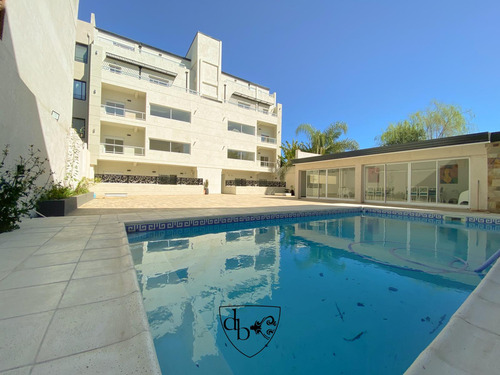 Venta De Departamento Tipo Duplex De 2 Ambientes En Pozo En Adrogué