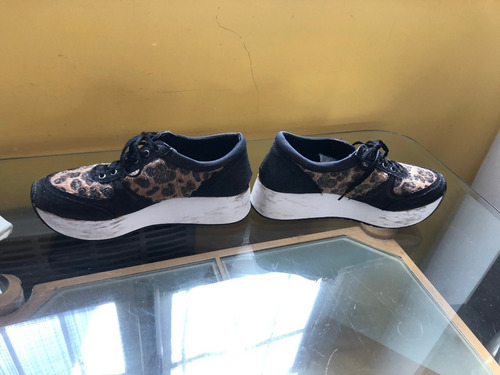 Nazaria Zapatillas Animal Print Plataforma Talle 38