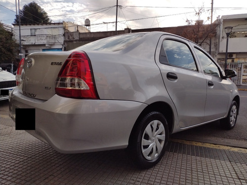 Toyota Etios 1.5 Sedan X