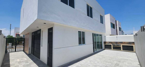 Casa En Venta En Residencial Mallorca, 4 Recamaras, Estudio, Cto Serv, 3 Autos