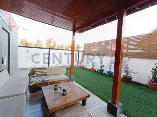 Se Vende Casa 3 Pisos, El Hualle Sur, La Florida