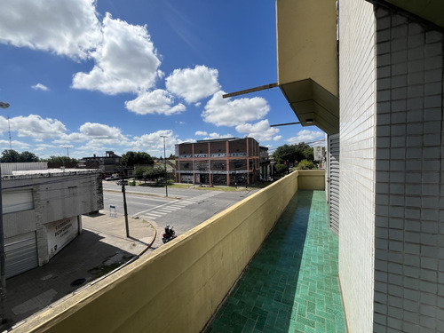 Venta Casa En Primer Piso Quincho Completo Con Pileta En Terraza Apto Crédito En Zona Sur