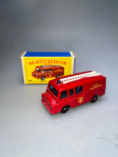 Lesney Matchbox #57 Land Rover Fire Truck 1966 England