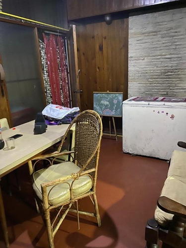 Imagen 8 de 11 de Permuta - Chalet De 7 Ambientes A Reclicar En Venta - Castelar Norte