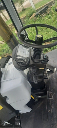 Imagen 6 de 8 de Tractor Pauny 215 Hp Brioso 2215ie Doble Tracción