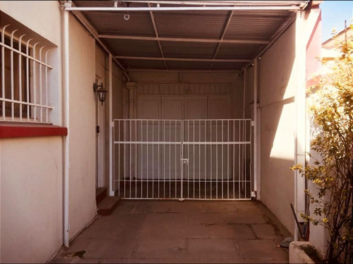 Casa En Venta De 5 Dorm. En Ñuñoa