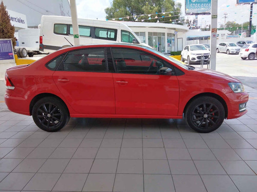 Imagen 4 de 12 de Volkswagen Vento 2018 4p Highline L4/1.6 Man
