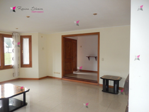 Casa En Venta En La Zona De Lugano- Ref: 9724