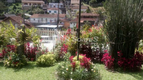 Imagem 10 de 15 de R Soares Vende!!! Excelente Casa Salas Dois Quartos Com Churrasqueira,, Lavanderia, Jardim Fruteiras.ótima Localização No Parque Imperial Nova Friburgo. - Jcca30028