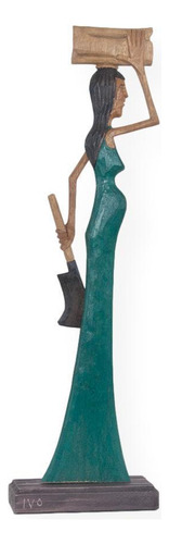Escultura en madera: campesina embarazada, cargando leña 1735