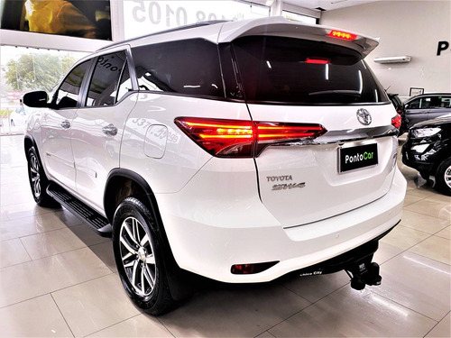 Imagem 8 de 15 de Toyota Hilux Sw4 2.7 Srv 7 Lugares 4x2 16v Flex 4p