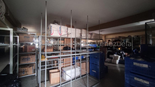 Maritza Lucena Alquila Local En Barquisimeto, #25-966- Para Establecer Un Negocio Prospero, Alta Afluencia Vehicular Y Peatonal, Mostrador, Almacén, Oficinas, Alarmas, Santamarías Eléctricas.