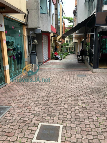 Imagem 2 de 3 de Terreno Disponível - Venda - No Centro Comercial De Alphaville - 32,00 M2 - 845