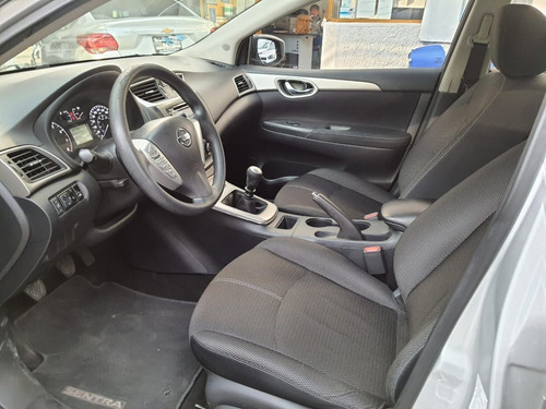 Imagen 8 de 15 de Nissan Sentra 2016 1.8 Sense Mt