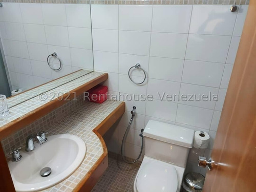 Imagen 21 de 30 de En Exclusivo Conjunto Muy Cerca De Farmatodo El Hatillo, Con Bellas Áreas Sociales, Jardín Privado, Hermosos Towhouse
