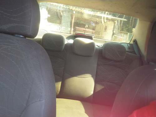 Fiat Siena 1.0 El Flex 4p