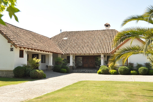 Espectacular Casa Chilena Club De Golf Los Lirios