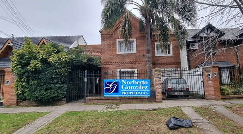 En Venta En Ciudad Jardin Chalet De 4 Ambientes, 3 Baños Dentro De Barrio Cerrado Ex Malibu; Esta Edificado Sobre Lote De 294m2 En Dos Plantas - F: 10023
