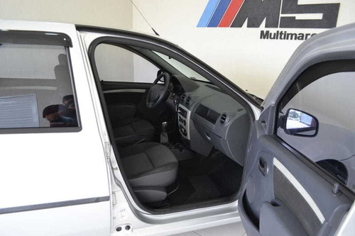 Renault Logan Exp 16