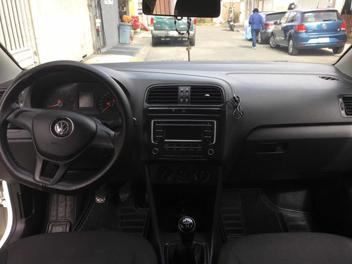 Volkswagen Vento 1.6 Confortline Mt