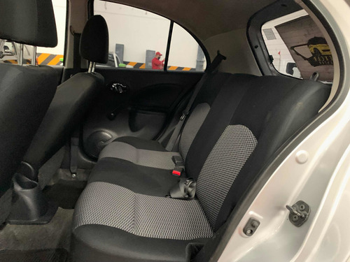 Imagen 6 de 14 de Nissan March 1.6 Sense Std 5 Vel Ac 2017
