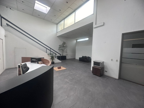 Local Comercial 923mts2 / Av. Andrés Bello & Av. Los Leones