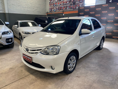 Toyota Etios 1.5 Sedan X