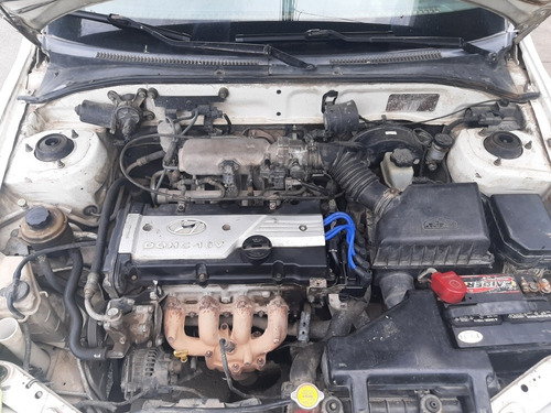 Imagen 4 de 4 de Hyundai Verna Motor 1600