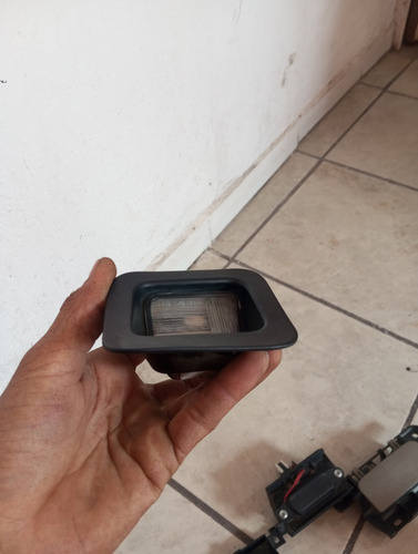 Luz Porta Placa Trasera Izquierda De Dodge Ram 2500 2009/16 (Usado)
