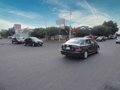 Imagen 7 de 10 de Esquina Comercial Aaa Rentada A Oxxo