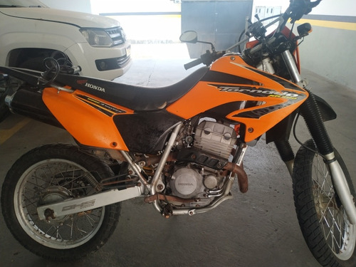 Imagem 3 de 6 de Honda Tornado