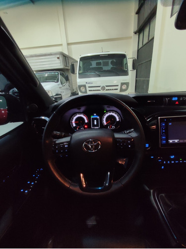 Imagen 21 de 24 de Toyota Hilux Srx 2,8 Tdi 4x2 Mt