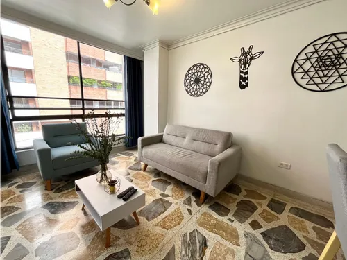 Apartamento En Venta En Laureles, Medellín Con Parqueadero Cubierto