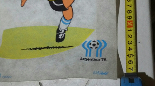 Mundial 78. Antiguo Póster De Felpa. Medidas En Fotos. Mod 2 (Usado)