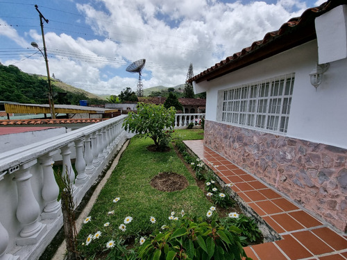 Casa En Venta En Colinas De Carrizal Estado Miranda