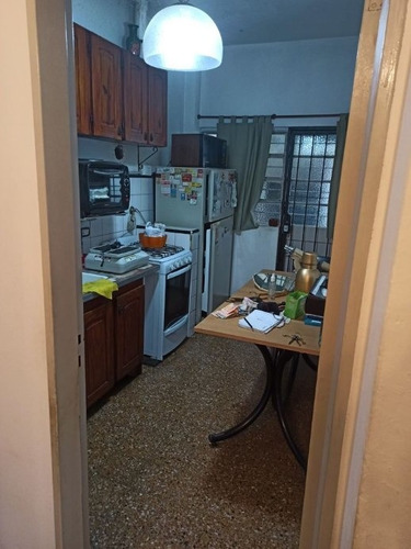 Imagen 3 de 9 de Departamento Tipo Casa De 3 Ambientes En Venta - Castelar