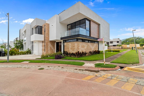 Casa En Venta En Fraccionamiento B Nayar, Bahía De Banderas, Nayarit