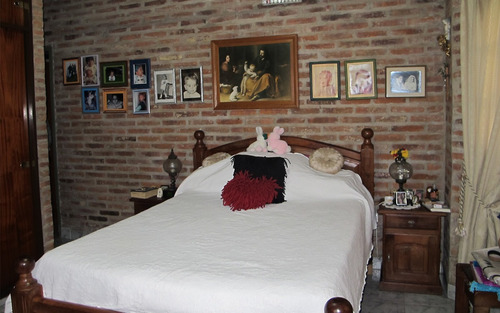 Excelente Casaquinta En Una Planta - En Venta
