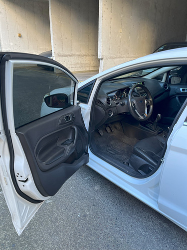 Ford Fiesta Kinetic 1.6 Titanium 120cv