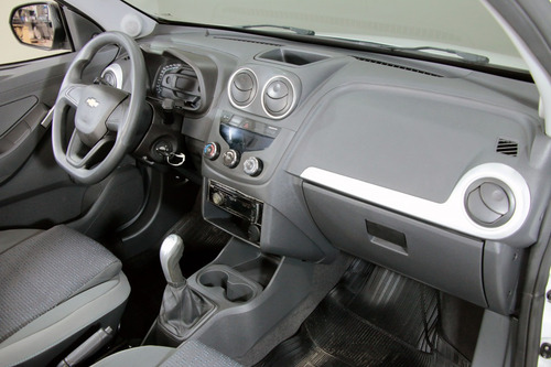 Imagem 16 de 23 de Chevrolet Montana 1.4 Mpfi Ls Cs 8v Flex 2p Manual